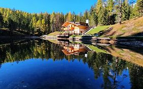 Rifugio Lago D'Ajal